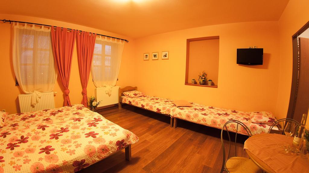 Penzion Zatisi Mikulov Room photo