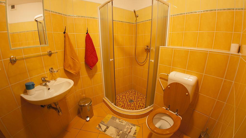 Penzion Zatisi Mikulov Room photo
