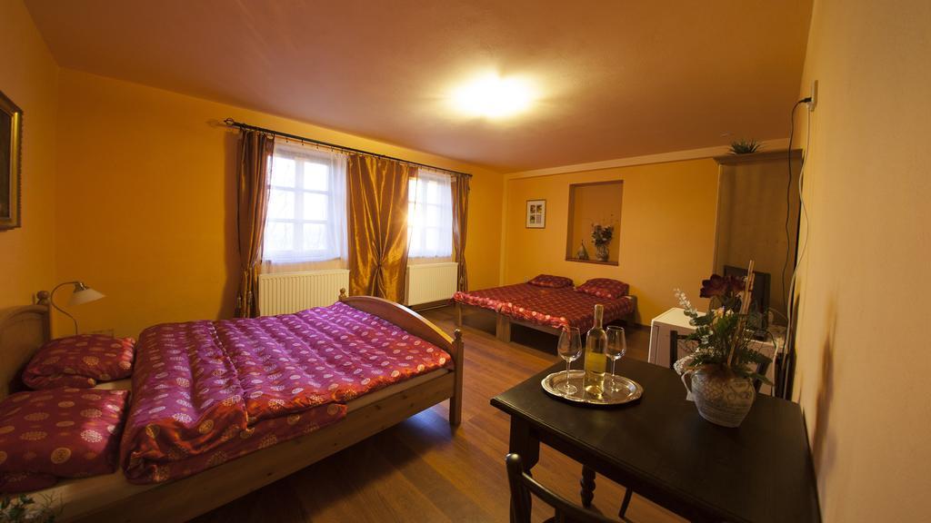 Penzion Zatisi Mikulov Room photo