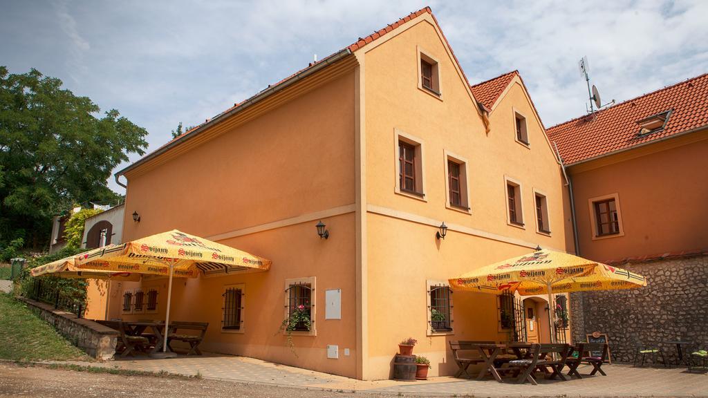 Penzion Zatisi Mikulov Exterior photo