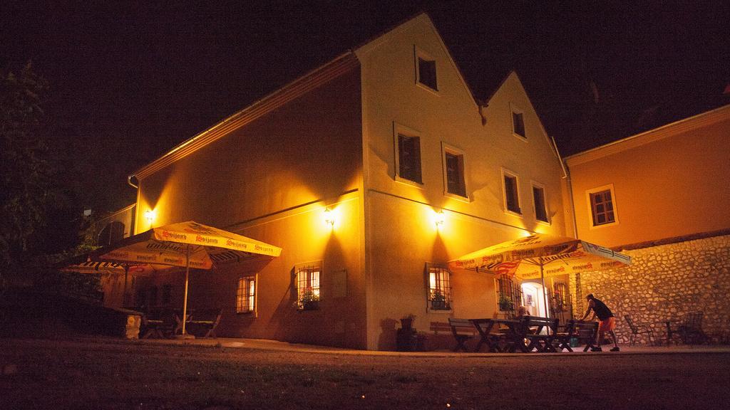 Penzion Zatisi Mikulov Exterior photo